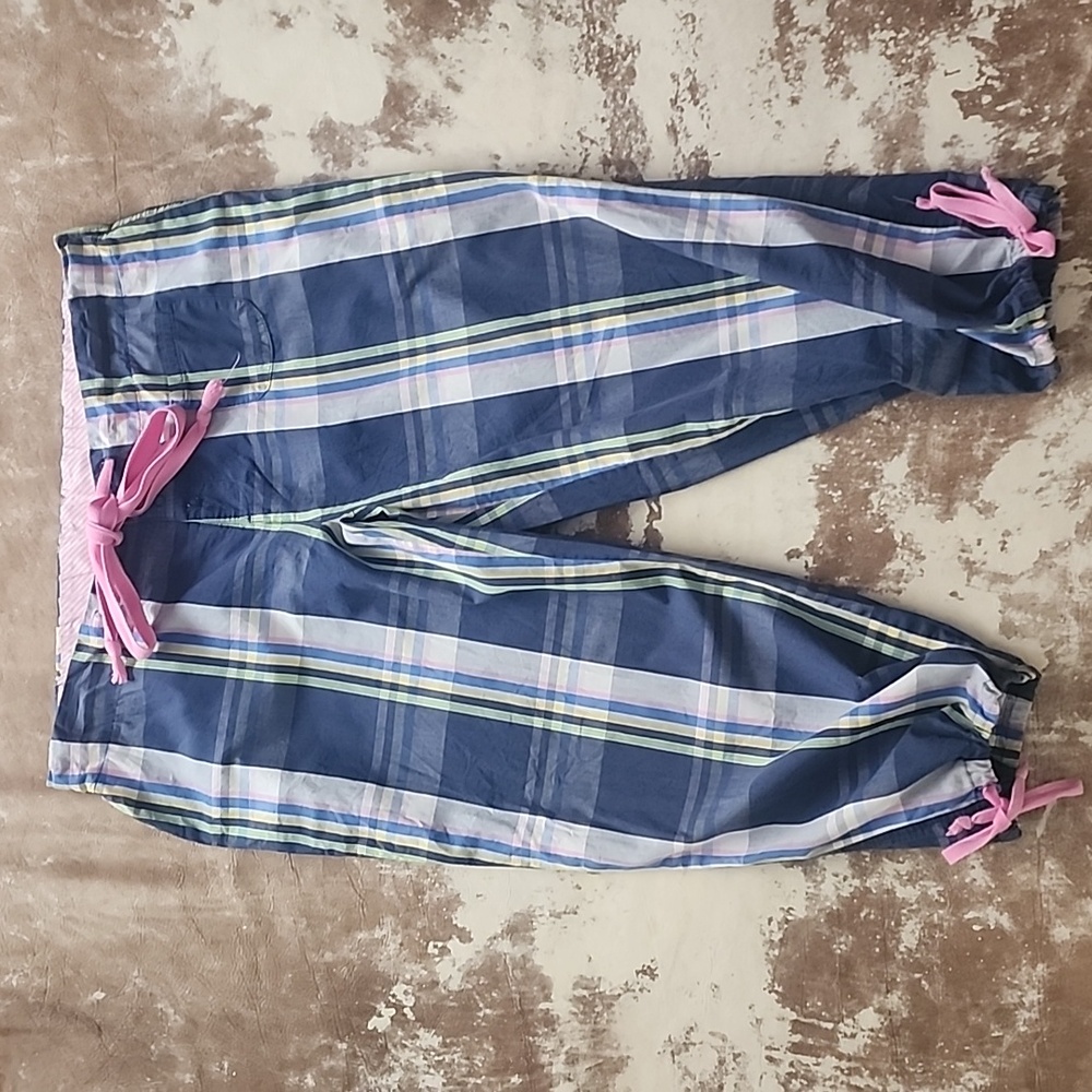 Pink VS Cropped Blue and Pink Pajama Pants. Free Tank. Size: M - Picture 3 of 11